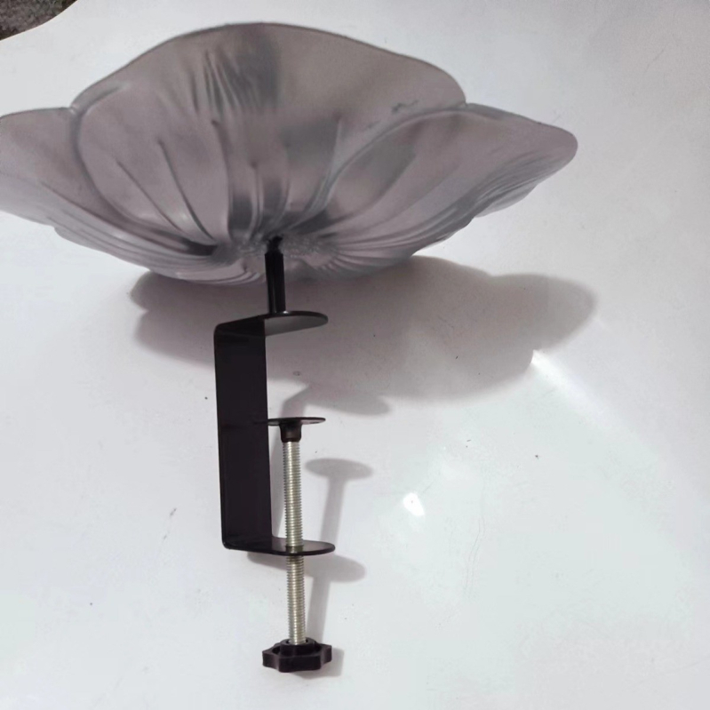 Железен хранилник за птици и водопой за градина, двор и ограден пейзаж — модерен минималистичен метален занаят