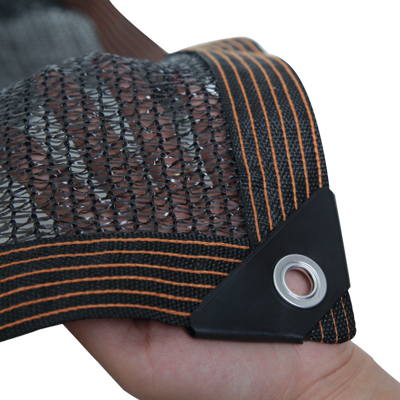 Szukkulensek cserépben – háromszálas tömör HDPE árnyékoló háló, napvédő és hőszigetelés, kertben, teraszon és udvaron