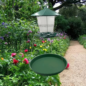 Kovácsoltvas madáretető és fürdő készlet, négyzetes geometriai kialakítás, modern minimalista stílus