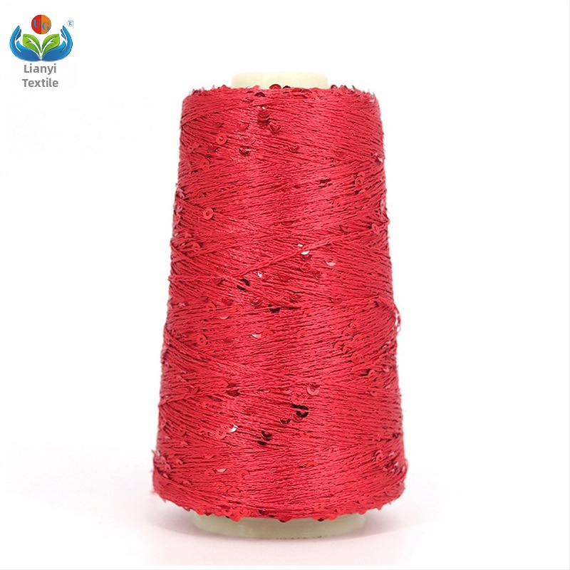 Dekoratyvinė siūlų siūla su karoliukais – žiedinis verpimas (ring-spun), cilindrinė forma, skirta audiniams, UG ženklas