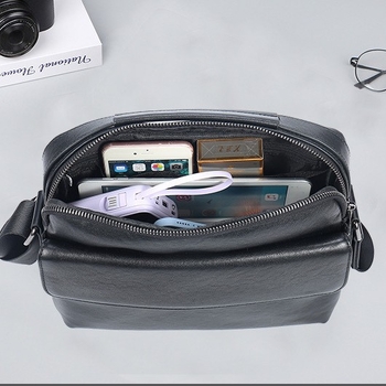 Férfi válltáska természetes bőrből, városi minimalista stílus, első réteg marhabőr, belső poliészter-pamut bélés