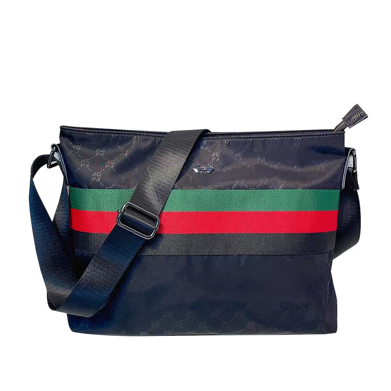 Nylon keresztpántos táska cipzáras zárással, városi egyszerű stílus, belső zsebek (cipzáras zseb, zseb telefon, zseb ID) és poliészter–pamut bélés.