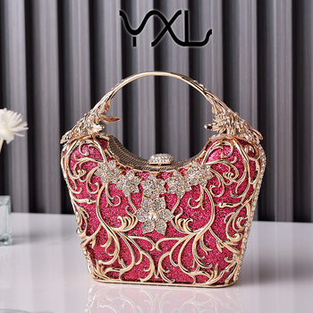 PU anyagú kis négyszögletes vödörtáska zárral és telefontartóval