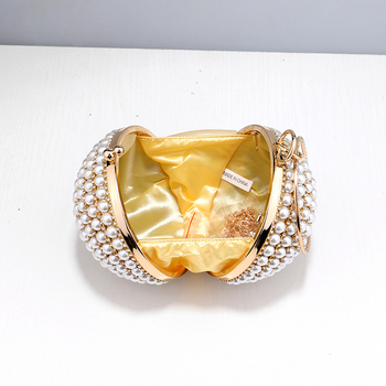 Вечерна чанта цилиндрична форма, с шарка на райета, изкуствена кожа, bucket bag стил, с отваряне с капак