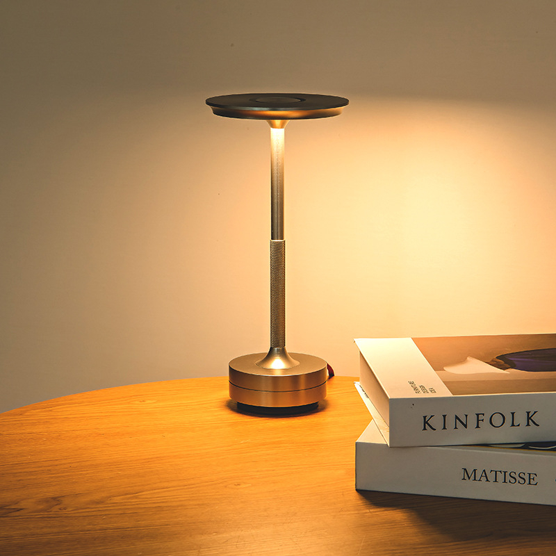 LED asztali lámpa töltéssel, hangulatos környezeti világítással és éjjeli fénnyel | alumínium, JT63-201, Wise Lighting, Luxustílus, CE tanúsítvány