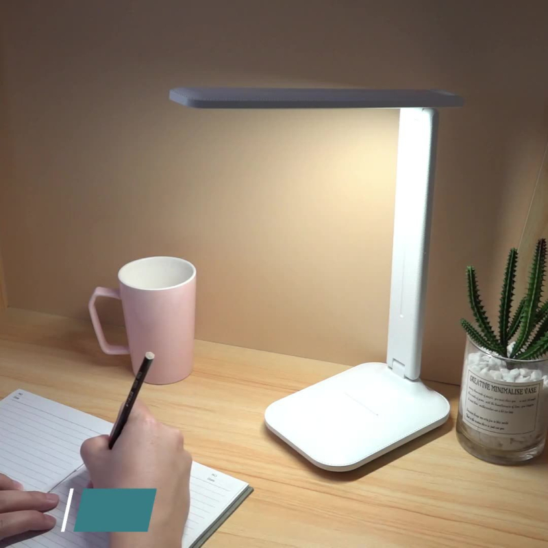 Diákok számára asztali lámpa szemvédő funkcióval, érintéses kapcsoló, beépített Li-ion akkumulátor, műanyag árnyékoló, CRI ≥ 90