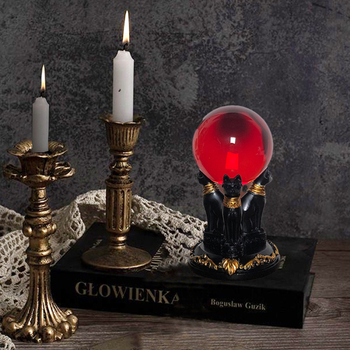 Άγαλμα γάτας με βάση κρυσταλλικής σφαίρας — διακοσμητικό επιτραπέζιο από ρητίνη, αμερικανικού στυλ