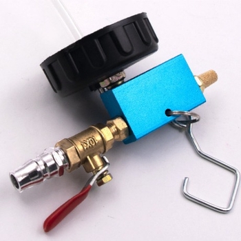 Εργαλείο αντικατάστασης φρένο-υγρού αυτοκινήτου με πνευματική αντλία — Car Elegant Scene