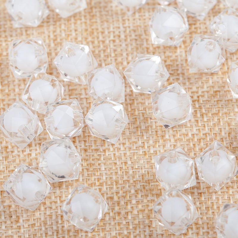 Akril gyöngyök, lazán festett