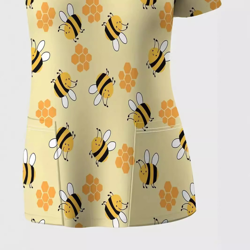 Top uniformă pentru asistentă medicală, decolteu în V, mâneci scurte, buzunar, poliester care evacuează umezeala, imprimare 3D cu albinuță, lungime medie 65-80 cm