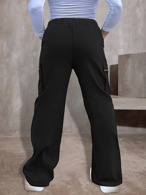 Moteriškos darbo kelnės su didelėmis kišenėmis, poliesterio–akrilio mišinys 50/50, vidurio juosmuo, laisvas kirpimas, panelinis dizainas, ruduo 2024