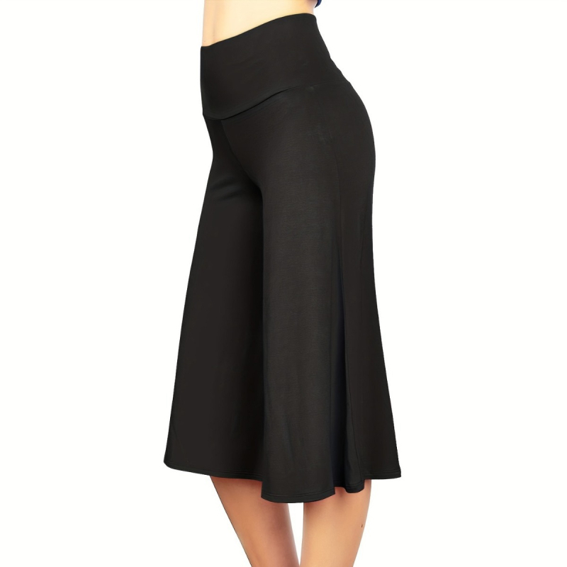 Moteriškos 3/4 ilgio tiesaus kirpimo kelnės su žemu juosmeniu, poliesterio-spandekso mišinys (≥95% poliesterio, <30% spandekso), vasara 2023.