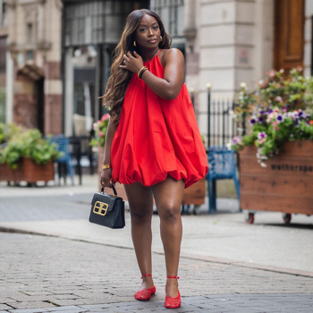 Φόρεμα από πολυεστέρα χωρίς μανίκια με λαιμόκοψη halter, πλισέ, μονόχρωμο, κοντό μήκος