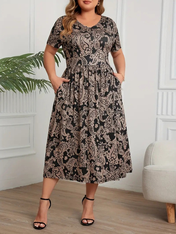 Рокля с V-образно деколте и А-линия, бохо стил, средна дължина, ръкав 3/4, полиестер 95%