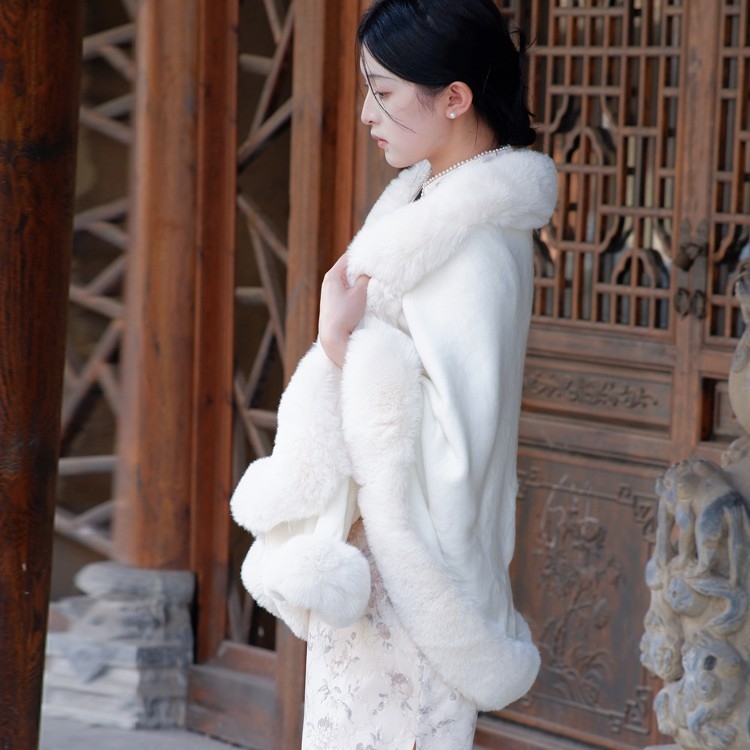 Unisex παλτό-κάπα από πολυεστέρα-σίλκ με τεχνητή γούνα, μανίκια τύπου μπατ, μονόχρωμο, ζεστό, άνοιξη 2024