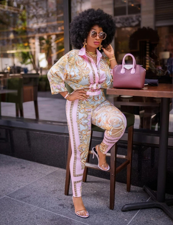 Σετ δύο τεμαχίων με μπλούζα και φούστα – φλοράλ εκτύπωση, μακρύ μανίκι, πολυεστερικό ύφασμα (κύριο 100%, επένδυση 71–80%), φθινόπωρο 2021