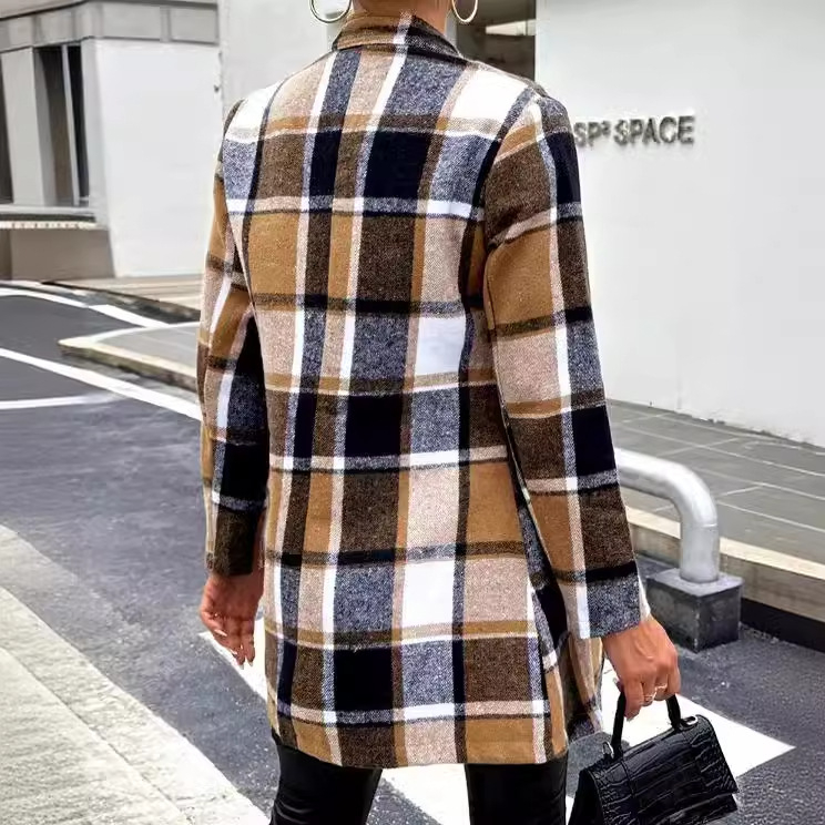 Παλτό καρό από μαλλί με όρθιο γιακά και κούμπωμα με ένα κουμπί; 70–80% πολυεστέρας