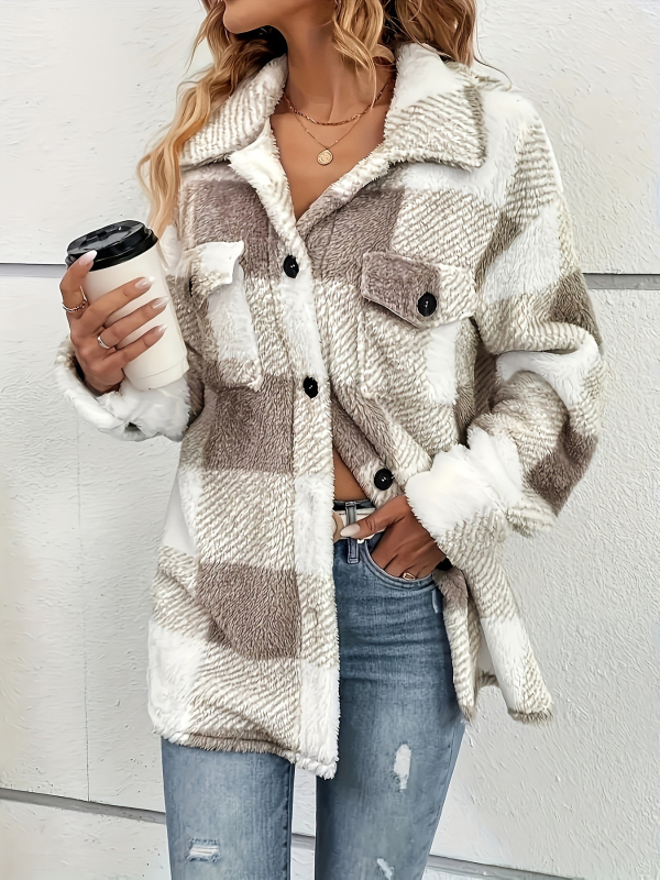 Palton damă din poliester, model carouri plușate, guler rever, închidere cu nasturi, croială lejeră, mâneci lungi