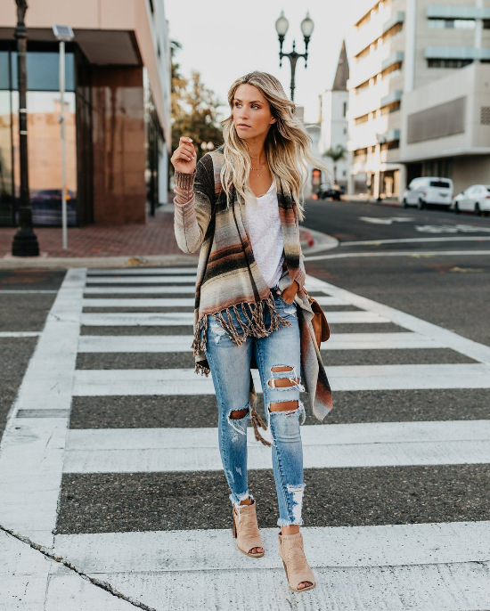 Csíkos kötött kardigán bojtokkal, hosszú ujjú, közepes hosszúságú, laza fazon, Jing Lun kötés