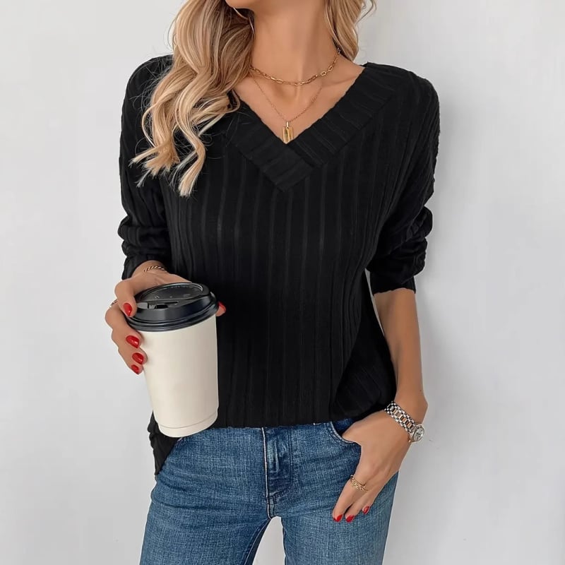 Т-шърт с дълги ръкави, V-образно деколте, свободен силует; полиестер и органичен памук в смес (50-70% полиестер, 30-50% органичен памук)