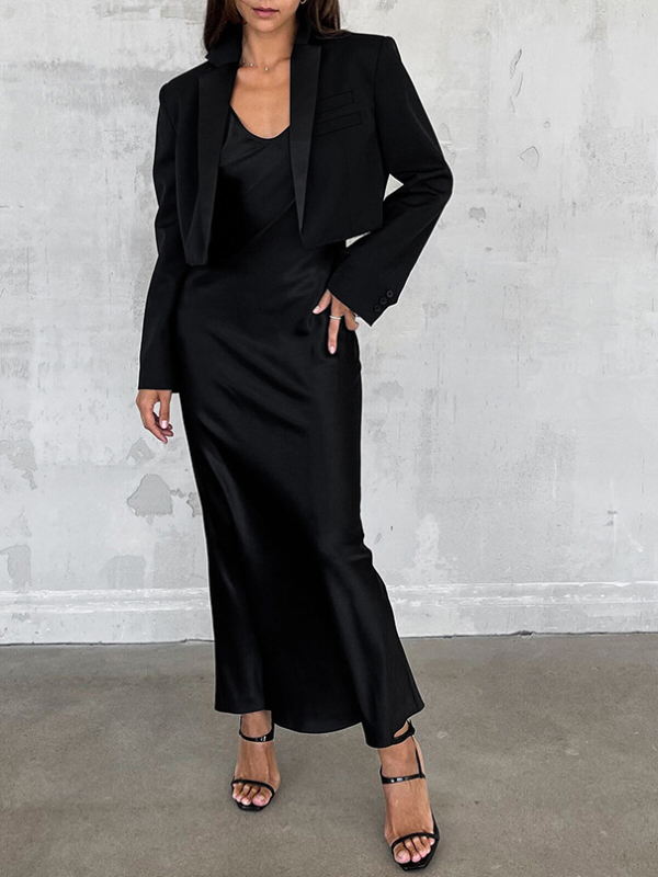 Рокля с V-образно деколте, без ръкави, тънък мек мат сатен, висока талия, дълга права пола