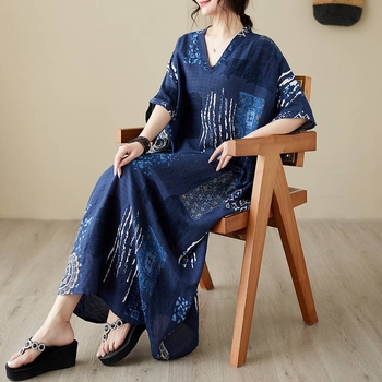 Μακρύ φόρεμα για παραλία από βαμβάκι-λινό με V-λαιμόκοψη, αφηρημένο μοτίβο, μπατ μανίκια, Α-γραμμή σιλουέτα