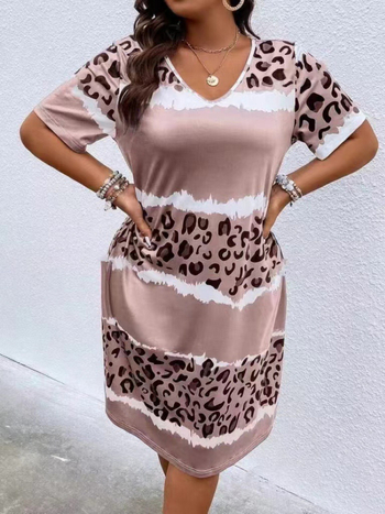 Νυχτερινό φόρεμα σε ένα κομμάτι με λεοπάρ εκτύπωση, κοντό μανίκι, V-λαιμό, πολυεστέρας