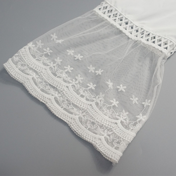 Moterų pliažo kardiganas su nėrinių įdėklu ir saulės apsauga; poliesterio audinys, 100% poliesterio pamušalas, 71,6 g svoris; tinka moterims nuo 16 iki 60 metų; tinkamas bėgiojimui, fitnesui, plaukiojimui