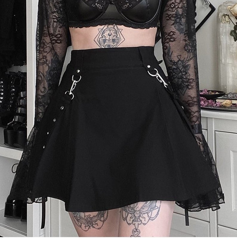 Plisirana suknja od pamuka, jesen 2024, visok struk, nepravilni rub, punk gradski stil.