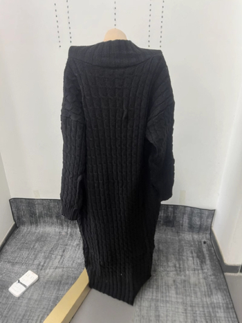 Női kardigán-pulóver, karcsúsított fazon, V-nyak, hosszú ujjú, poliészter kötött anyag, 70–80% poliészter