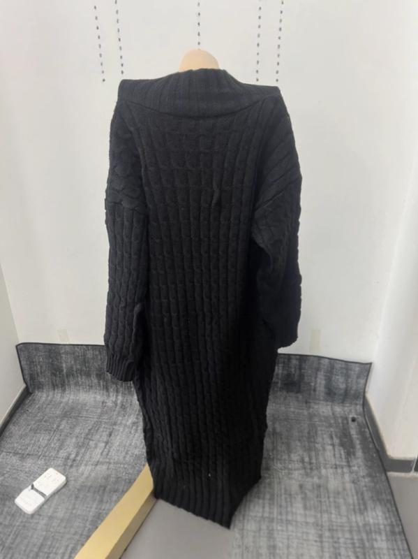 Női kardigán-pulóver, karcsúsított fazon, V-nyak, hosszú ujjú, poliészter kötött anyag, 70–80% poliészter