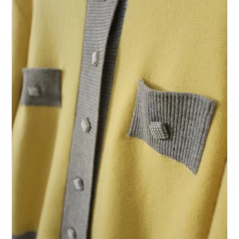 Cardigan tricotat cu patchwork, croială lejeră, guler rotund, mâneci lungi, poliester 80-90%