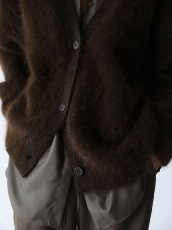 Női csíkos kardigán V-nyakkal, hosszú ujjú, karcsúsított fazon