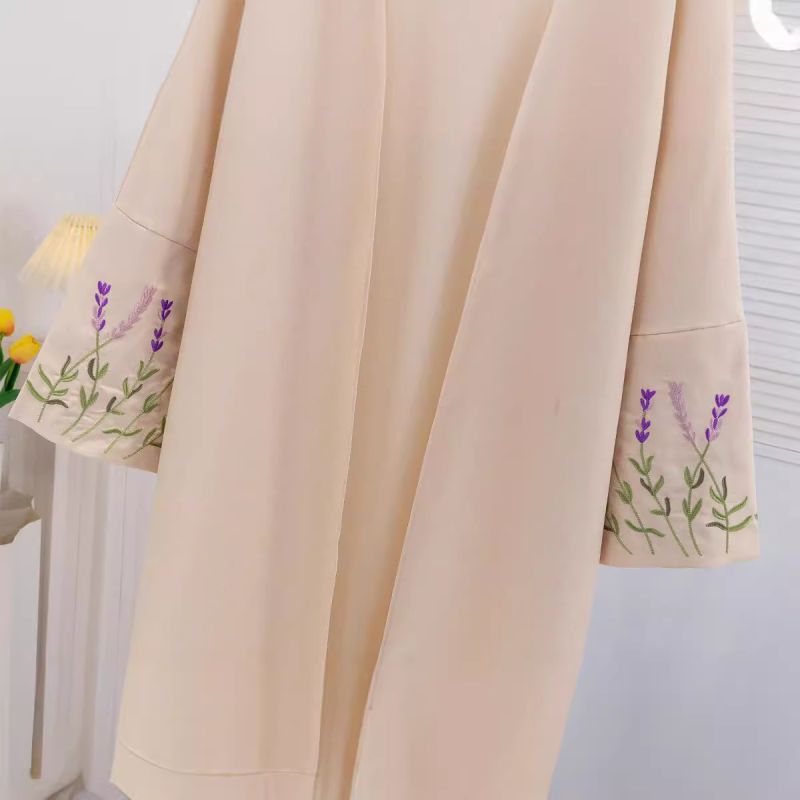 Hímzett kardigán köntös hosszú ujjaival és hosszú szoknyával, spandex anyag, magas hőmérsékletű formázás, 2024 ősz