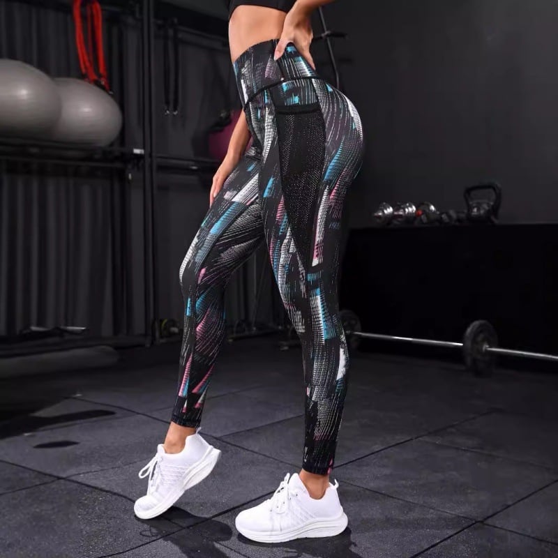 Jógapantalon magas derekú, graffiti mintás, poliészter-elasztán keverék, 9/10 hossz, fenékemelő hatás