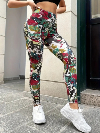 Női magas derekú leggings teljes testet átfogó mintával, szoros fazon, magas rugalmasság, poliészter 95%+, jóga és edzés