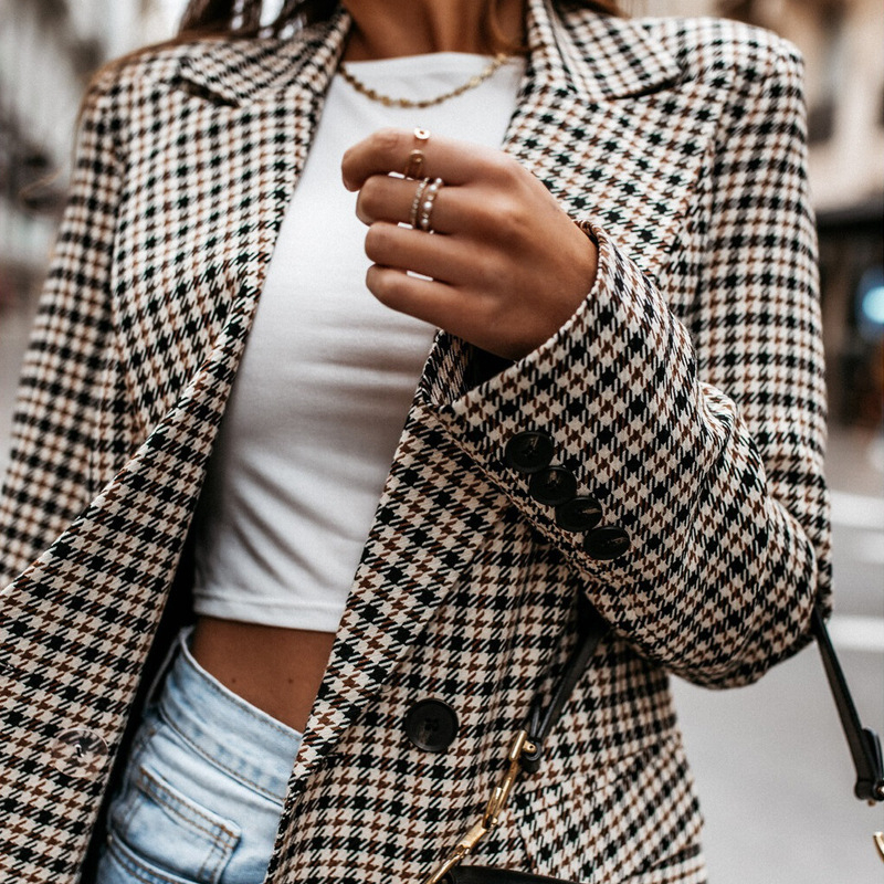 Sacou damă din bumbac în carouri, croială slim, lungime medie, mâneci lungi