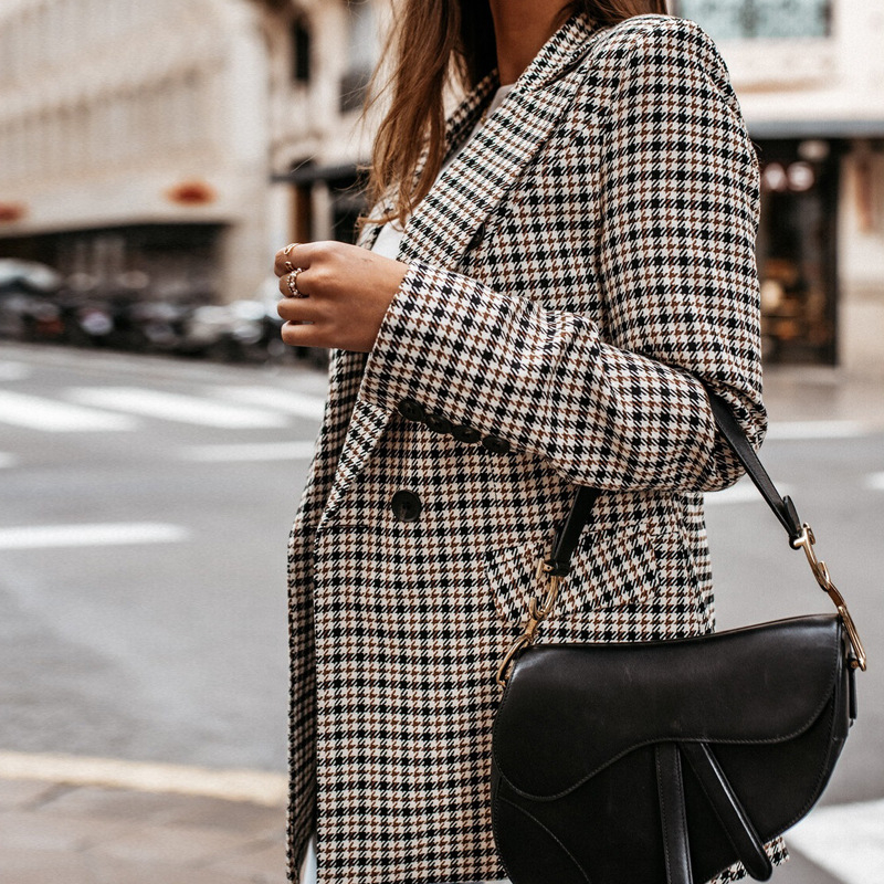 Sacou damă din bumbac în carouri, croială slim, lungime medie, mâneci lungi