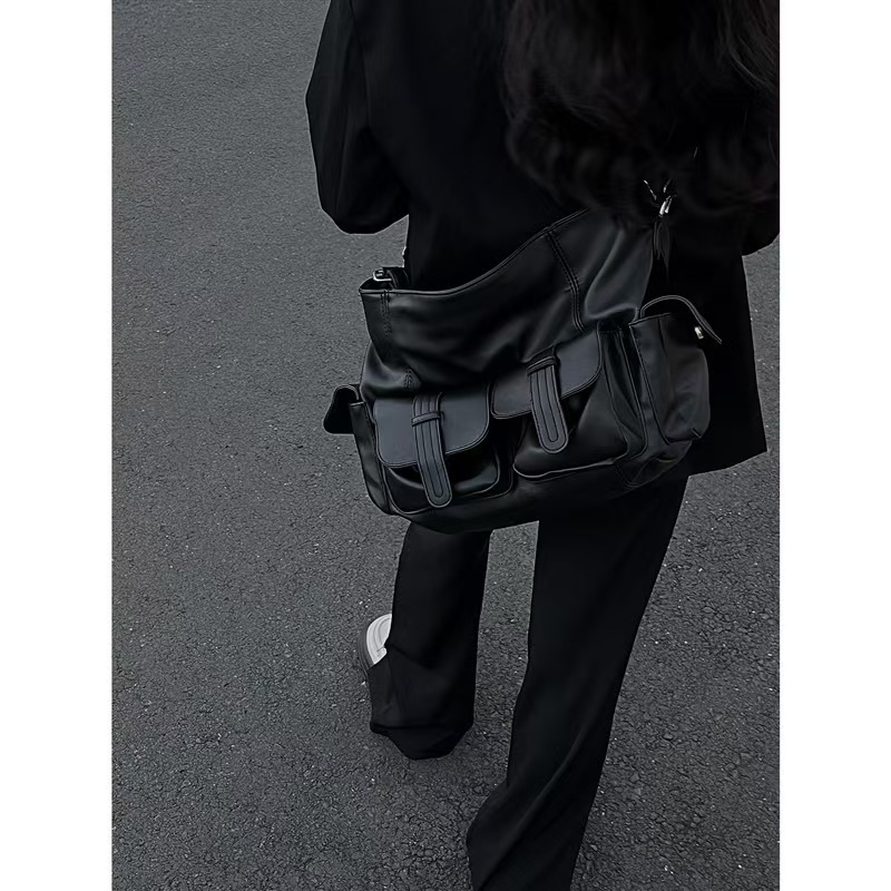 PU bőr Crossbody táska, bucket formájú, cipzárral, uniszex, poliészter bélés, belső réteg