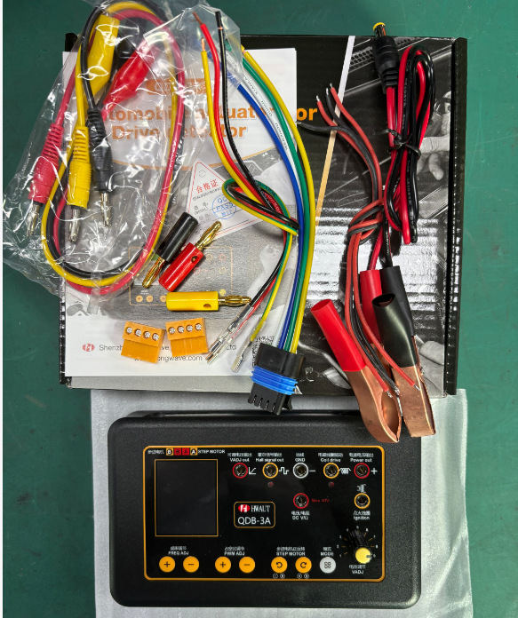 QDB-3A automobiļu diagnostikas līdzeklis aizdedzes spolei, injektora solenoīdam un tukšgaitas stepper motoram (9–24V DC, 0–55°C)
