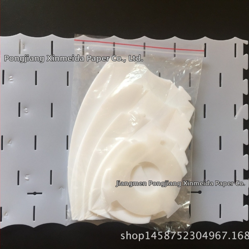 Шестслоен лотосов абажур за холни полилеи и настолни лампи, пластмасов, съвместим с E27, дебелина 0,5 мм, тегло 0,38 кг