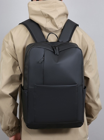 Férfi üzleti hátizsák – vízálló és kopásálló bőrfóliás anyagból, kapacitás 20–35 L, görbült vállpánttal