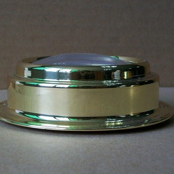 Термометър с месингов корпус, точност: 1, резолюция: 1°C, грешка измервания: ±2°C, приложение: дом, офис, склад, кораб