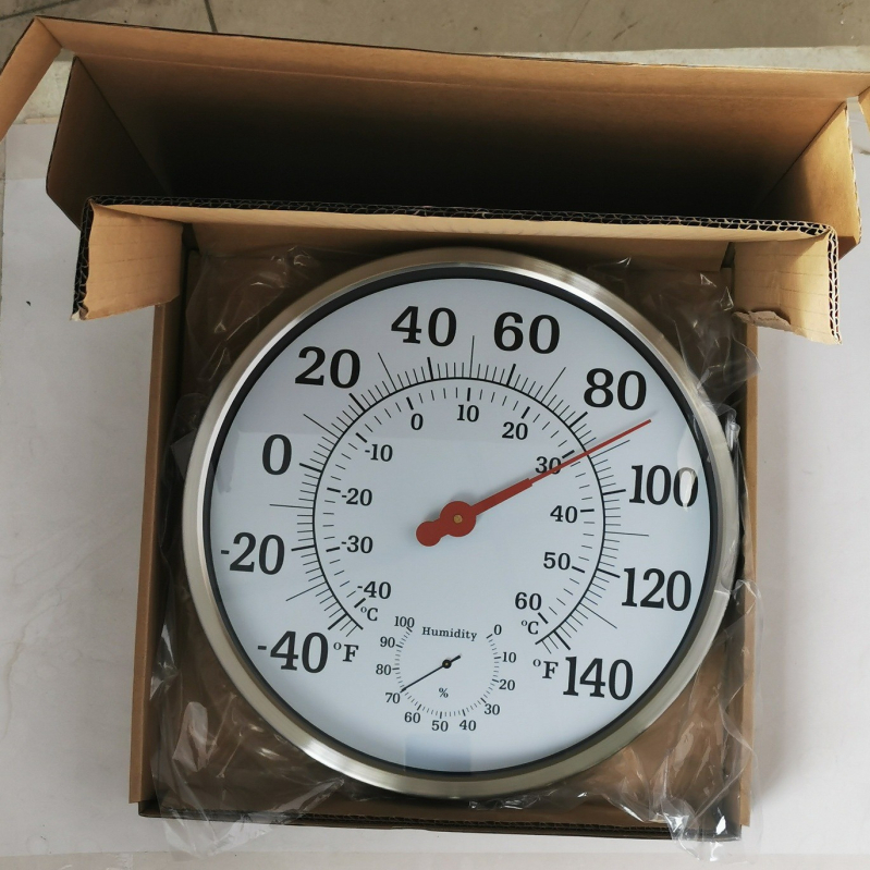 Измервател на температура и влажност – корпус от неръждаема стомана с тънък ръб; температура ±2°C, влажност ±7%, резолюция 2