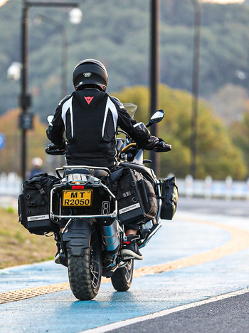 Rhinowalk 25L greito išėmimo motociklo šoninė dėžė su palaikymo plokšte (MTR2050), poliesteris