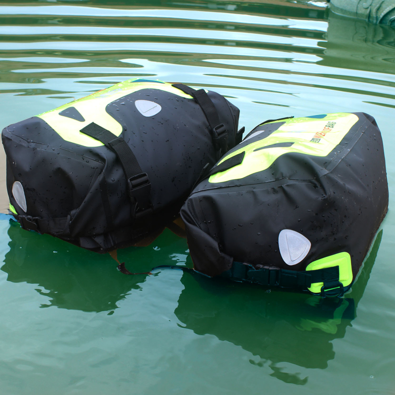 Motociklo galinė krepšė, vandeniui atspari PVC 50L, du 25L skyriai, su lietaus apsauga