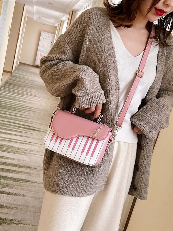 Ming Ming Női PU Kis Négyzet Alakú Crossbody Táska Fedél és Cipzáras Zsebbel, Vízszintes Négyszög Formájú