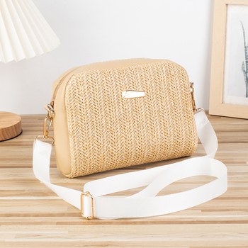 Szalmából készült kagyló alakú táska, városi minimalist stílus, cipzáras zárás, poliészter bélés, mobiltelefon zsebbel