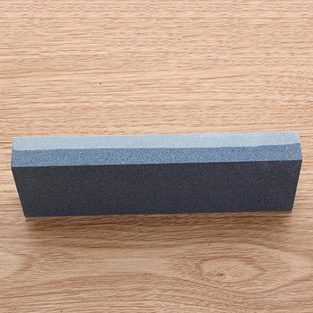 Yiqi dvipusis aštrinimo akmuo virtuvėms — grubios ir smulkios paviršiai, medžiaga: akmuo + PP plastikas, neslydinti pagrindas