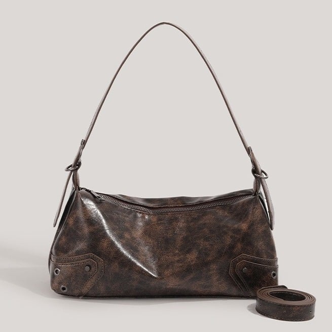 Hónalj táska, PU anyag, vízszintes négyszög alakú forma, cipzáras zárás, bemutató 2023 tavasza